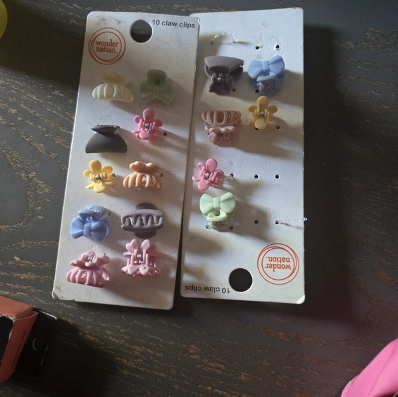 Clips - Picture 2 of 2